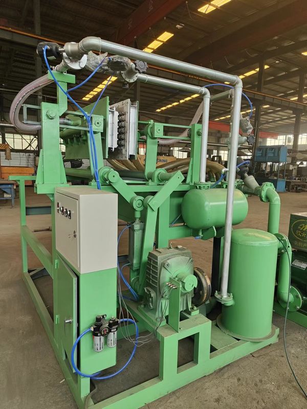 آلة تغليف البيض الورقية في قوانغتشو / معدات صب اللب / خط إنتاج صينية البيض مع قوالب الألومنيوم