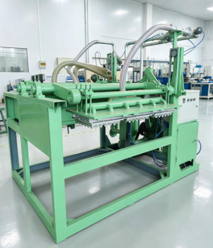 التلقائي 40KW Small1000pcs في الساعة آلة صينية البيض الورقية خط إنتاج EggTray لصنع صواني البيض كرتونة البيض صواني الأحذية صواني التفاح PLC التي تسيطر عليها