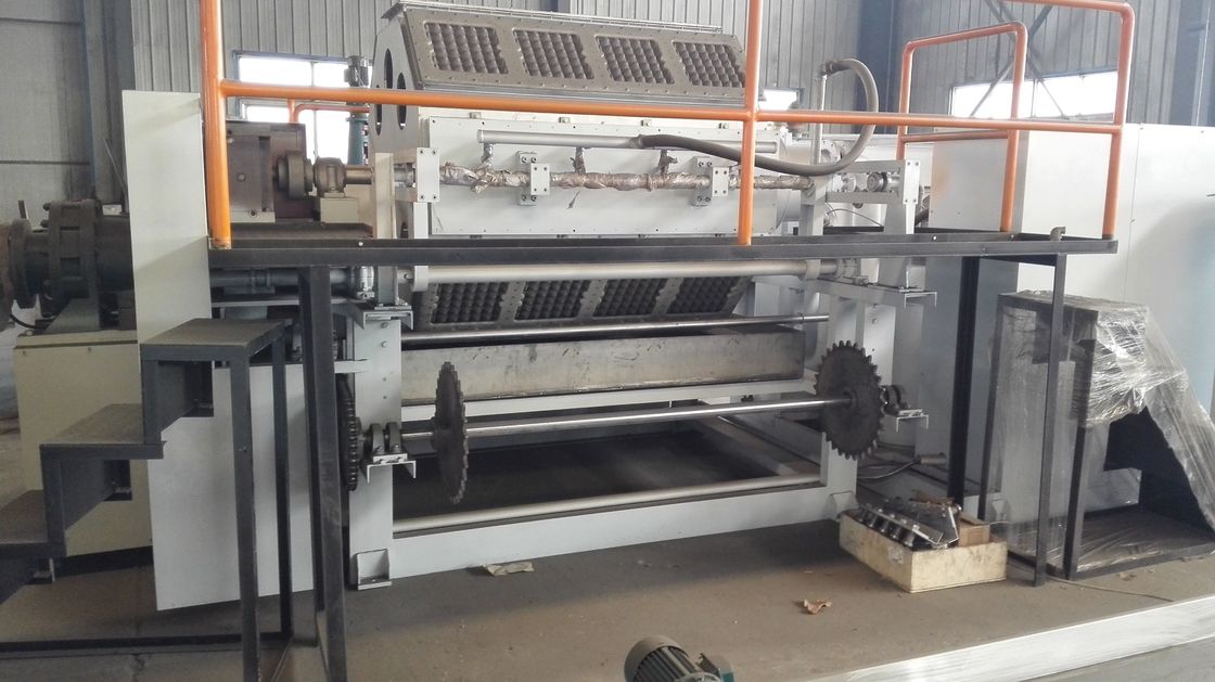 آلة صنع صينية البيض الأوتوماتيكية التي تسيطر عليها PLC 5000-6000 قطعة / ساعة خط إنتاج صب لب الورق المعاد تدويره